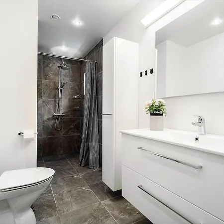 8828-glesborg-enebaervej-3 * Glesborg